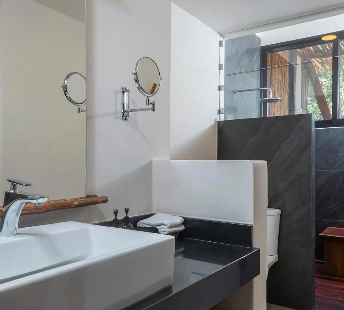 4Br Jungle Villa With Jacuzzi In Private Gated Community Tulum Holiday home
